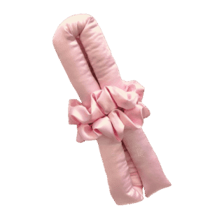 Set de ondas sin calor de satén rosa con dos scrunchies a juego